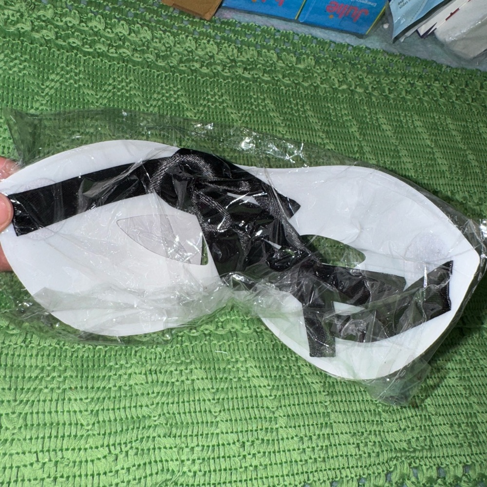 Masquerade Mask - Picture 2 of 2